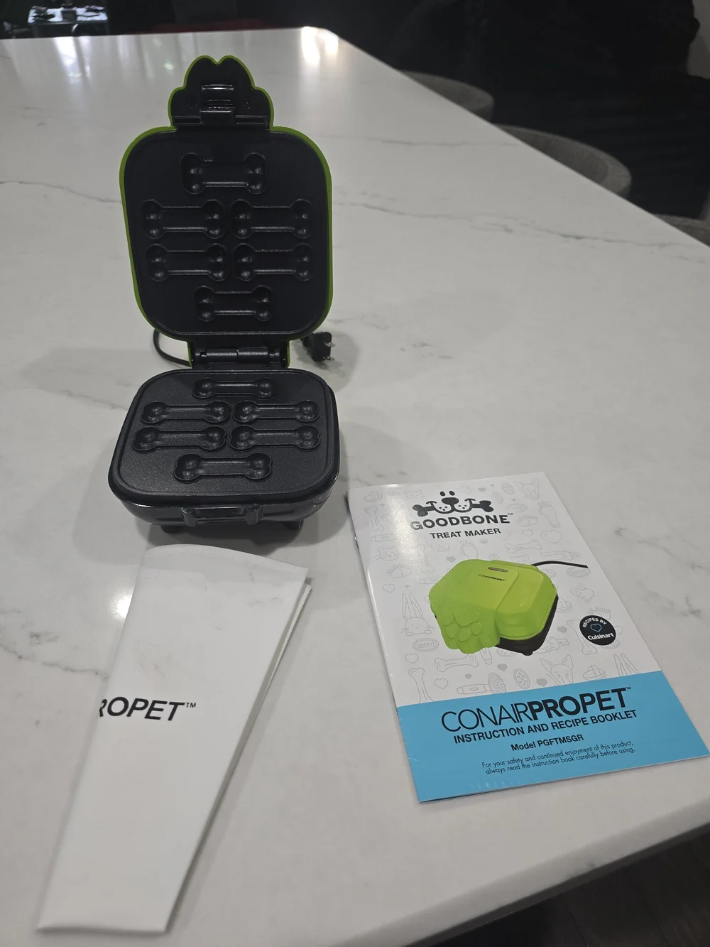 ConairPROPET GoodBone Dog Treat Maker - Immaculate w/ Recipes
